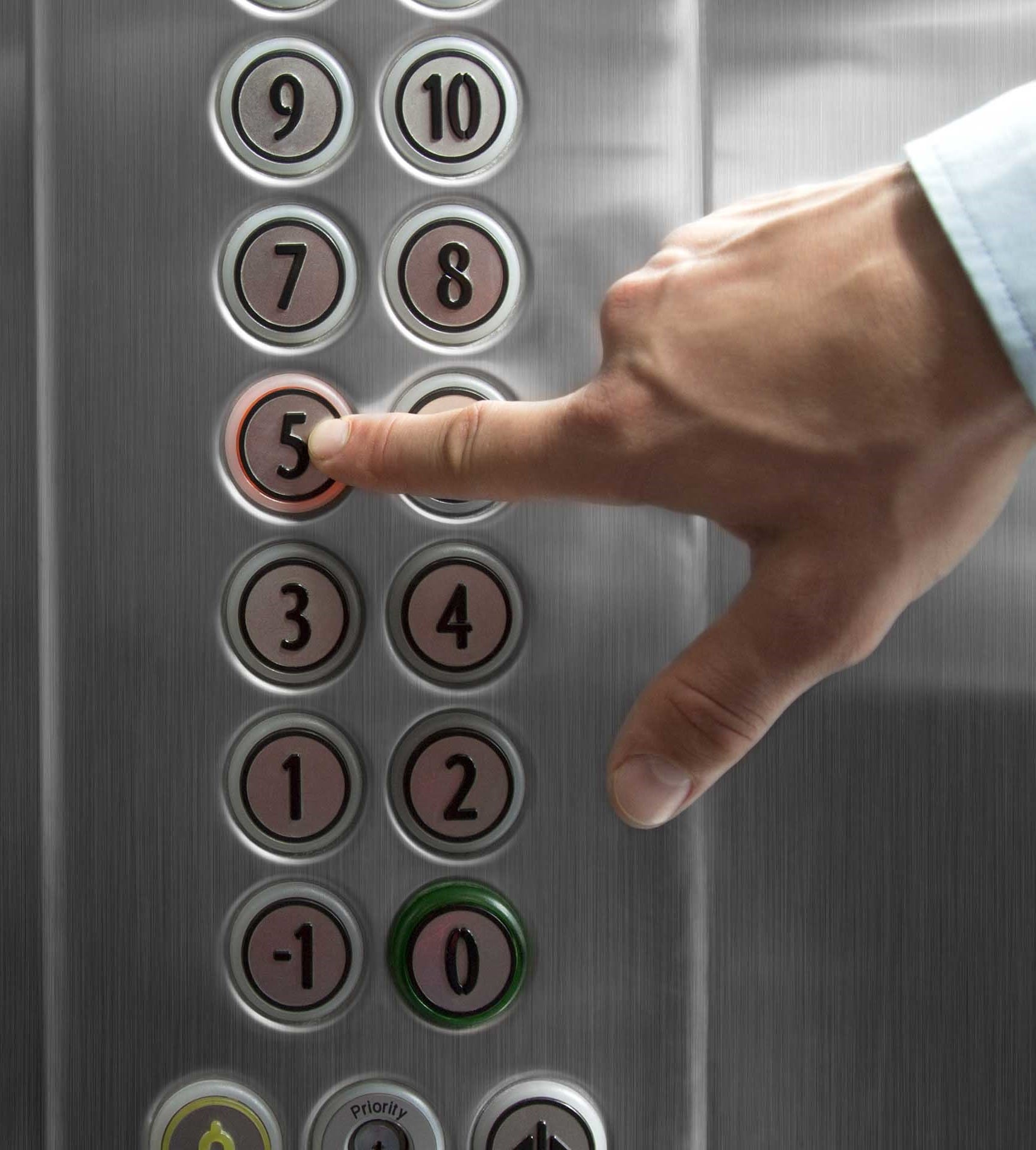 Nút bấm và hiển thị trong cabin